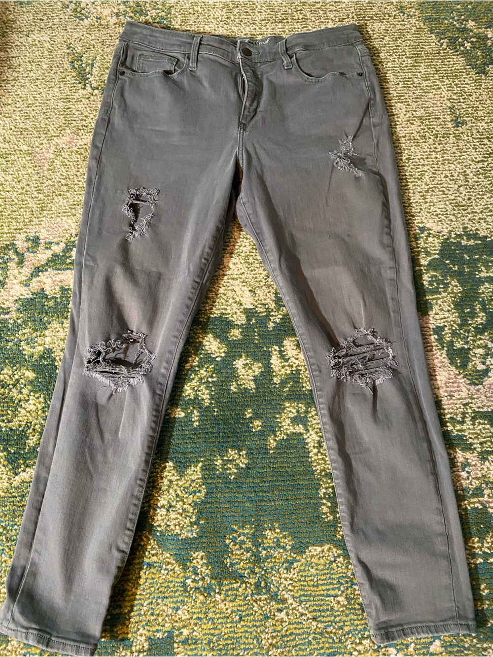 Universal Thread Women's Grey Distressed Skinny Jeans